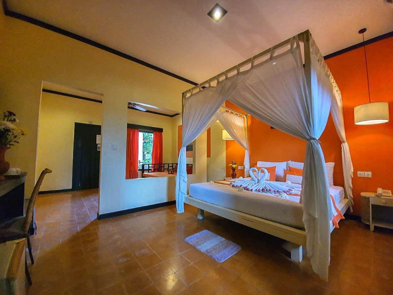 Residence Indochine Suite Sziemreap Szoba fotó