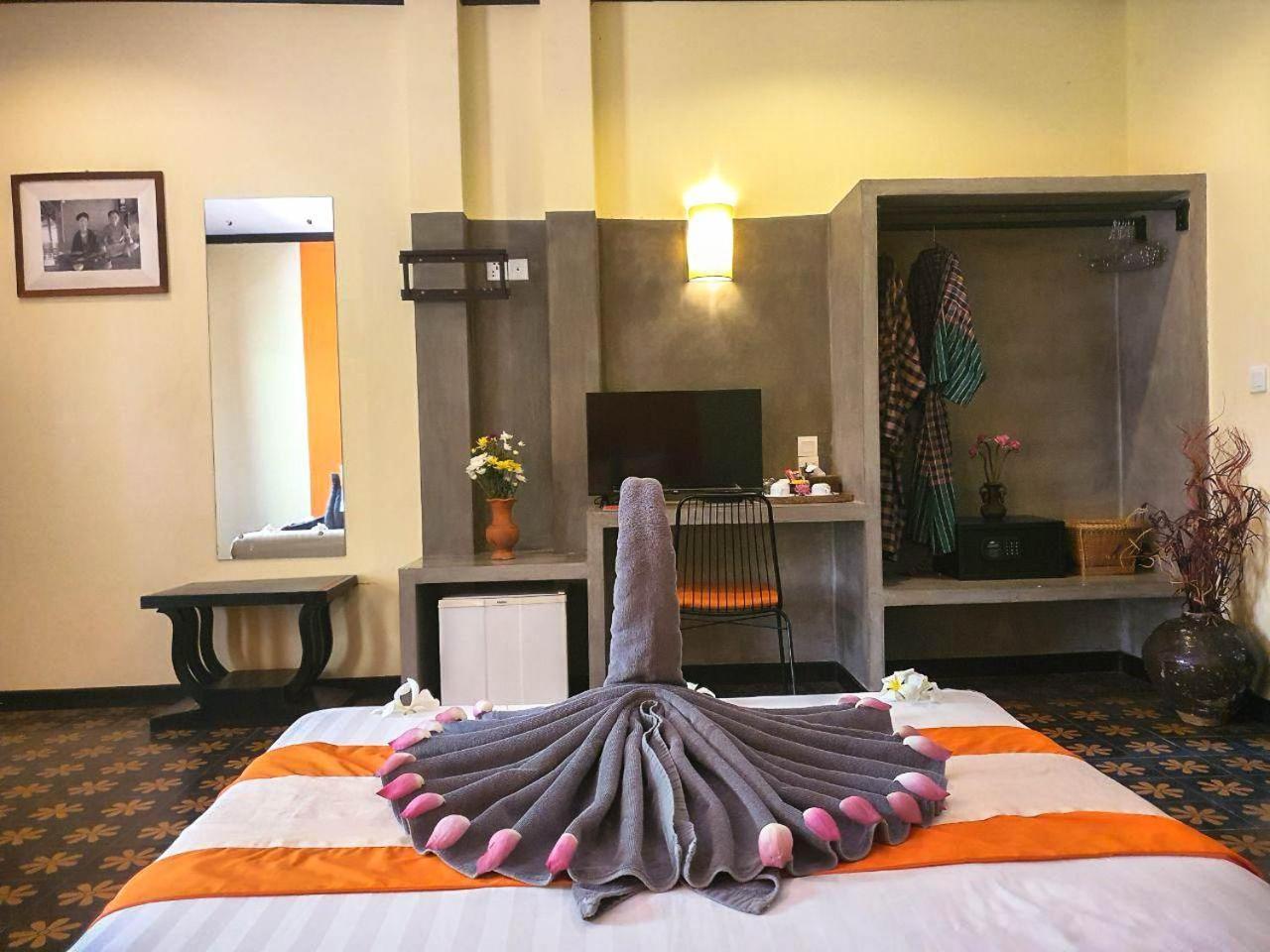 Residence Indochine Suite Sziemreap Szoba fotó